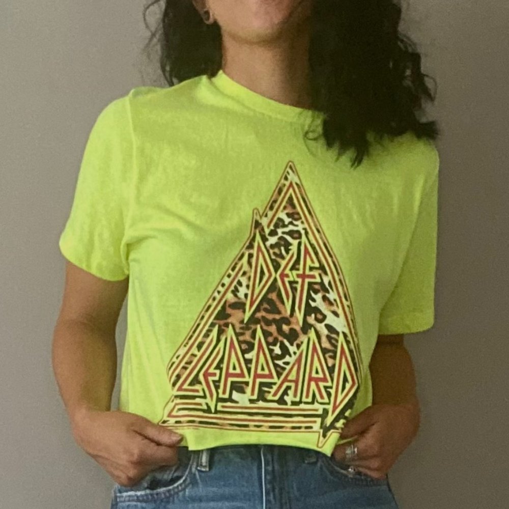 Cropped Def Leppard Graphic Tee - Picture 3 of 3